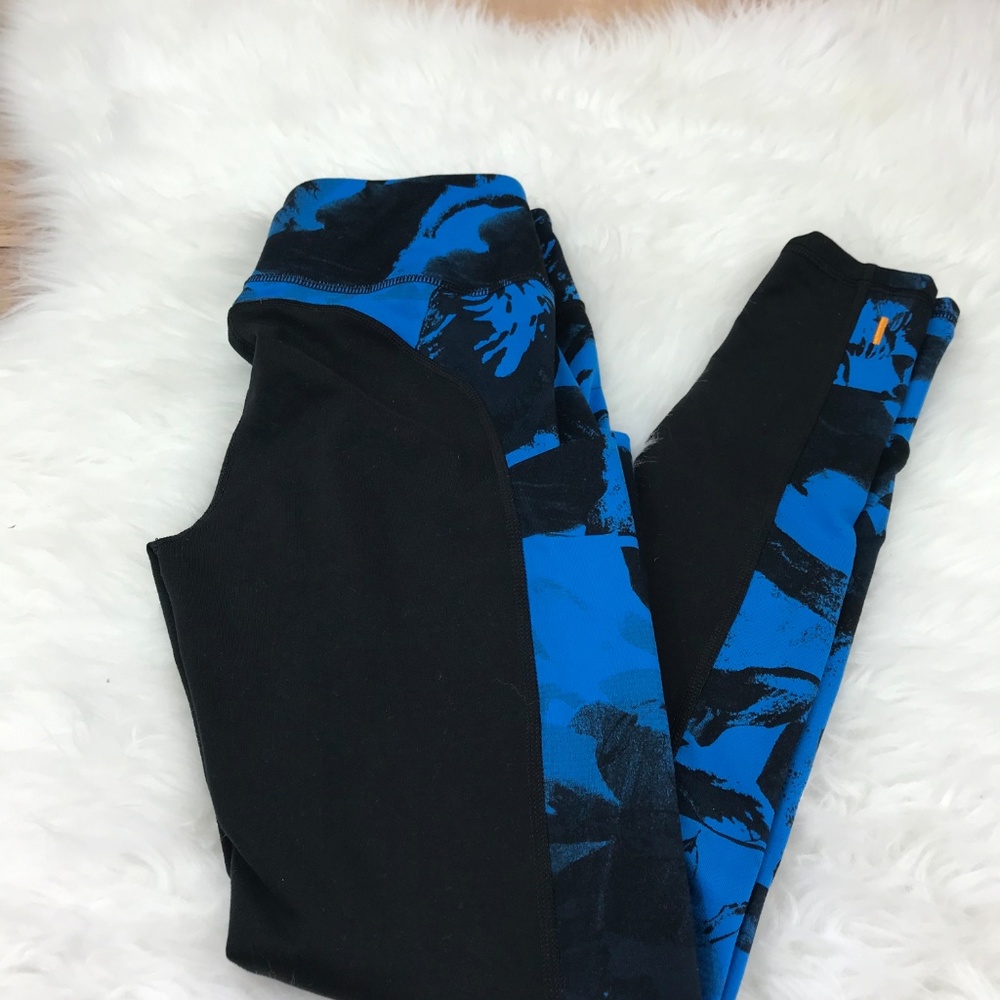 💕SALE💕Lucy Black Blue Leggings with Side Pockets - Picture 3 of 8